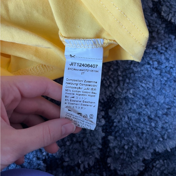 NWT yellow cropped tank top - Picture 7 of 8